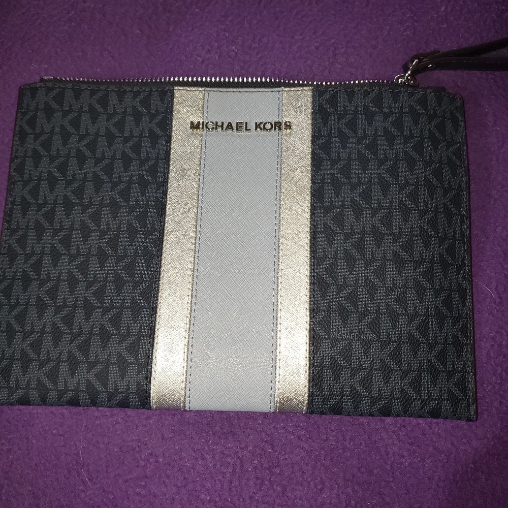 Brand new mk WRISTLET. #Divorce sale